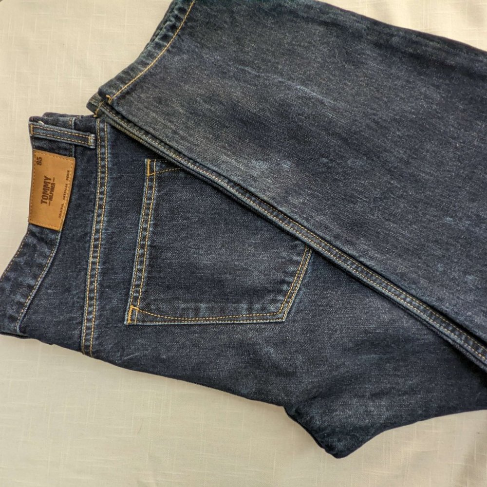 Tommy Hilfiger Classic Straight Fit Jeans for Men Size 34/29 Dark Wash